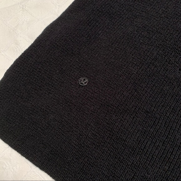 NWOT Lululemon Padma Scarf black merino wool shawl wrap shrug - Picture 2 of 8